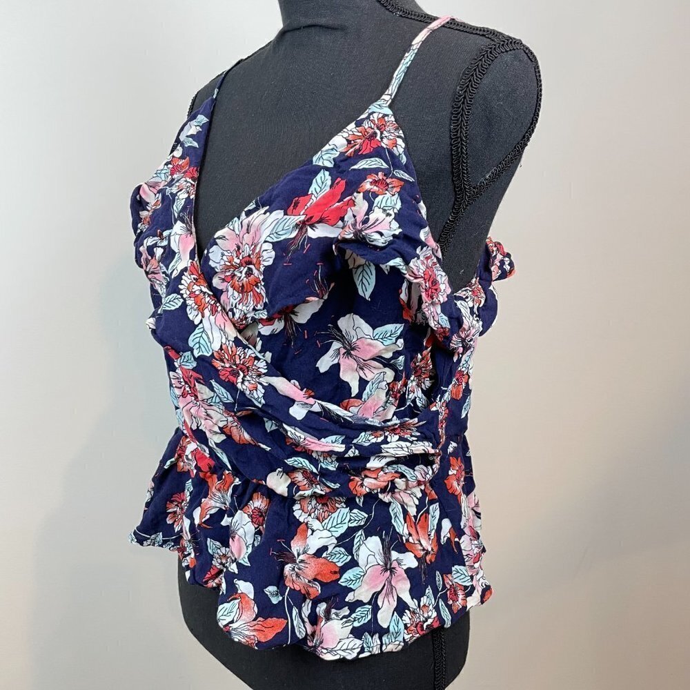Love,Fire Women's Flower sleeveless shirt Size Large - Picture 2 of 5